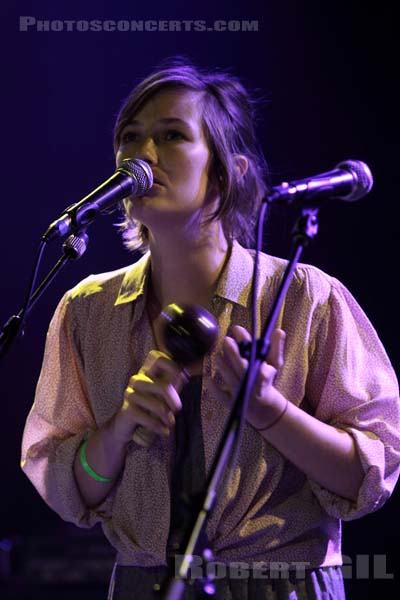 MINA TINDLE - 2009-09-07 - PARIS - La Maroquinerie - 